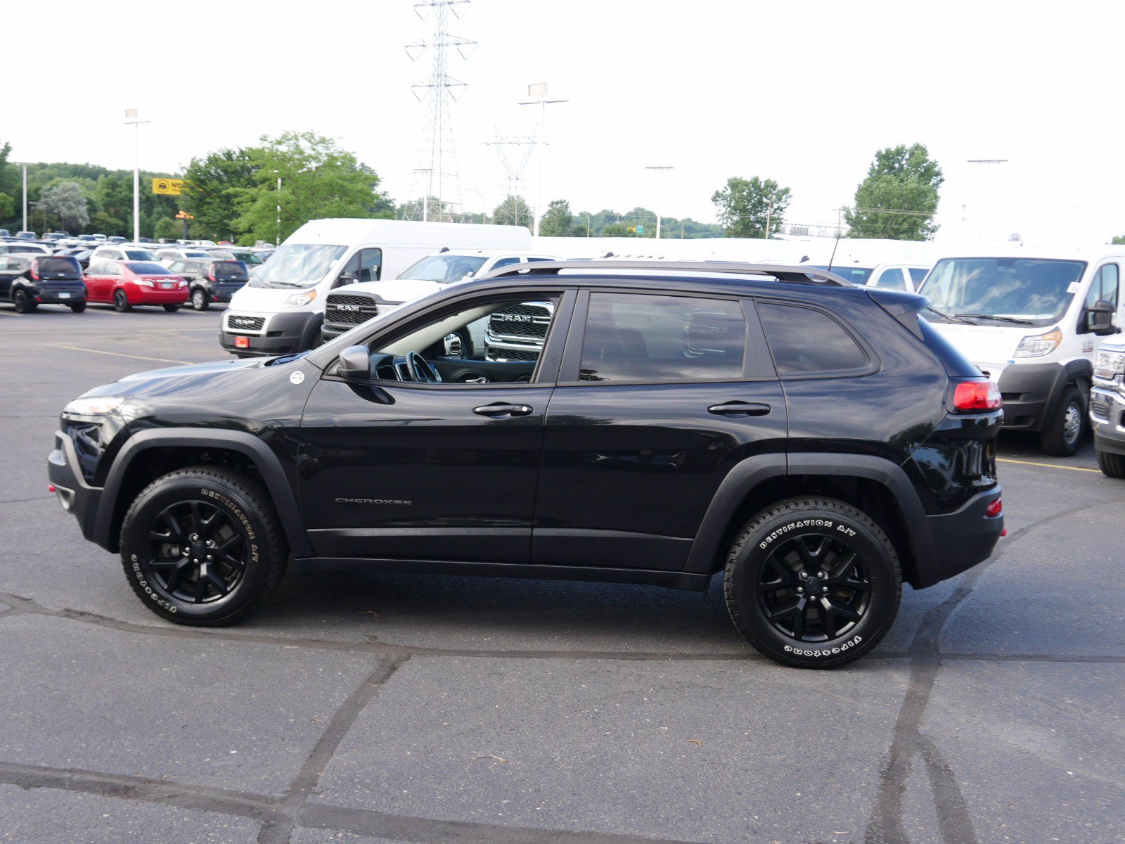 PreOwned 2016 Jeep Cherokee Trailhawk 4WD Sport Utility
