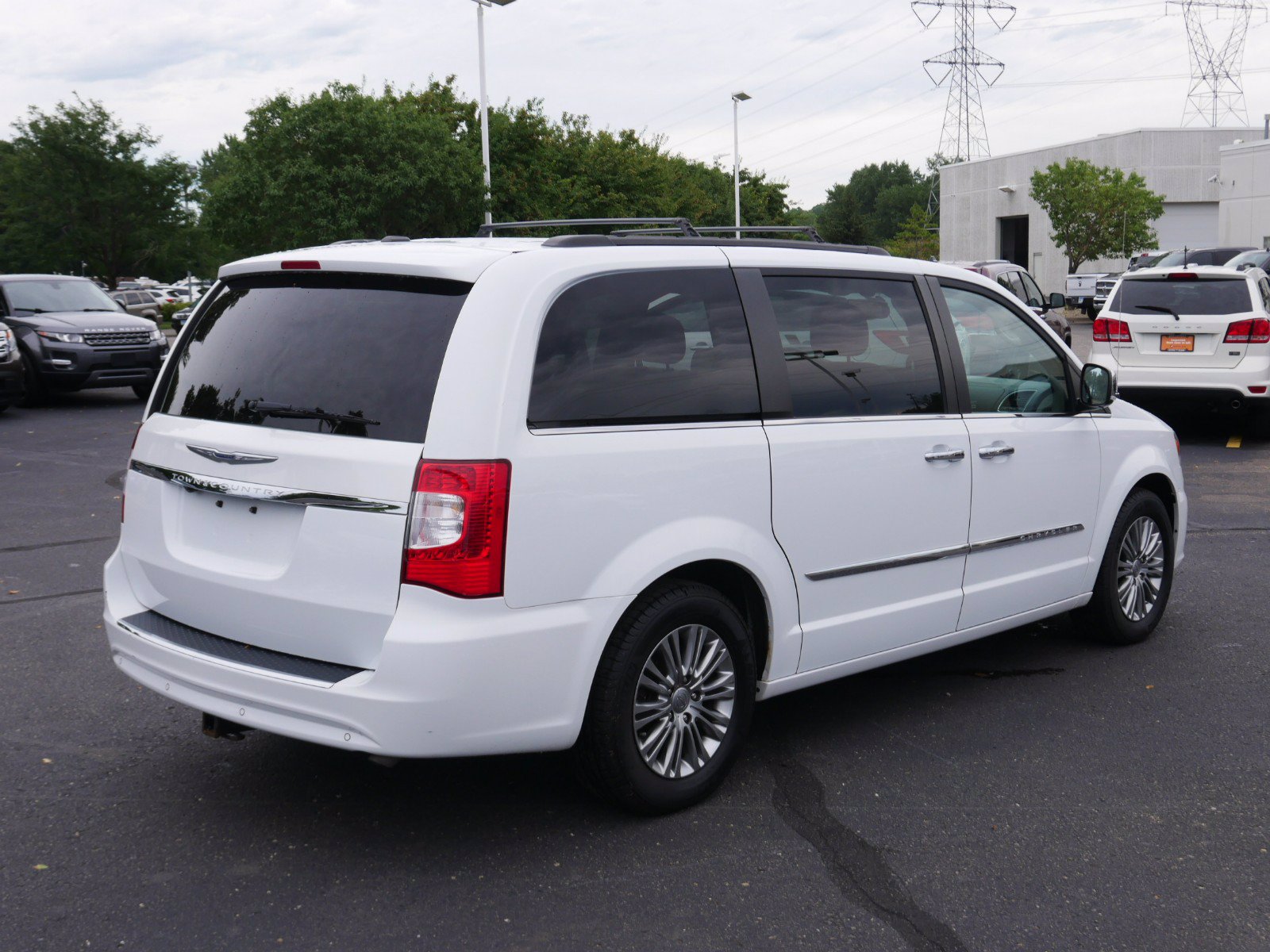 PreOwned 2015 Chrysler Town & Country TouringL FWD Mini